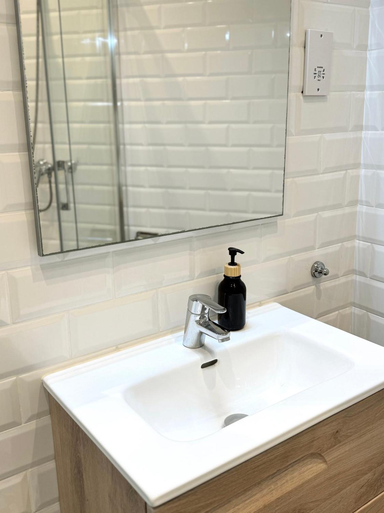 Stylish City Centre Studio - Grand Central House Gibraltar Exteriör bild