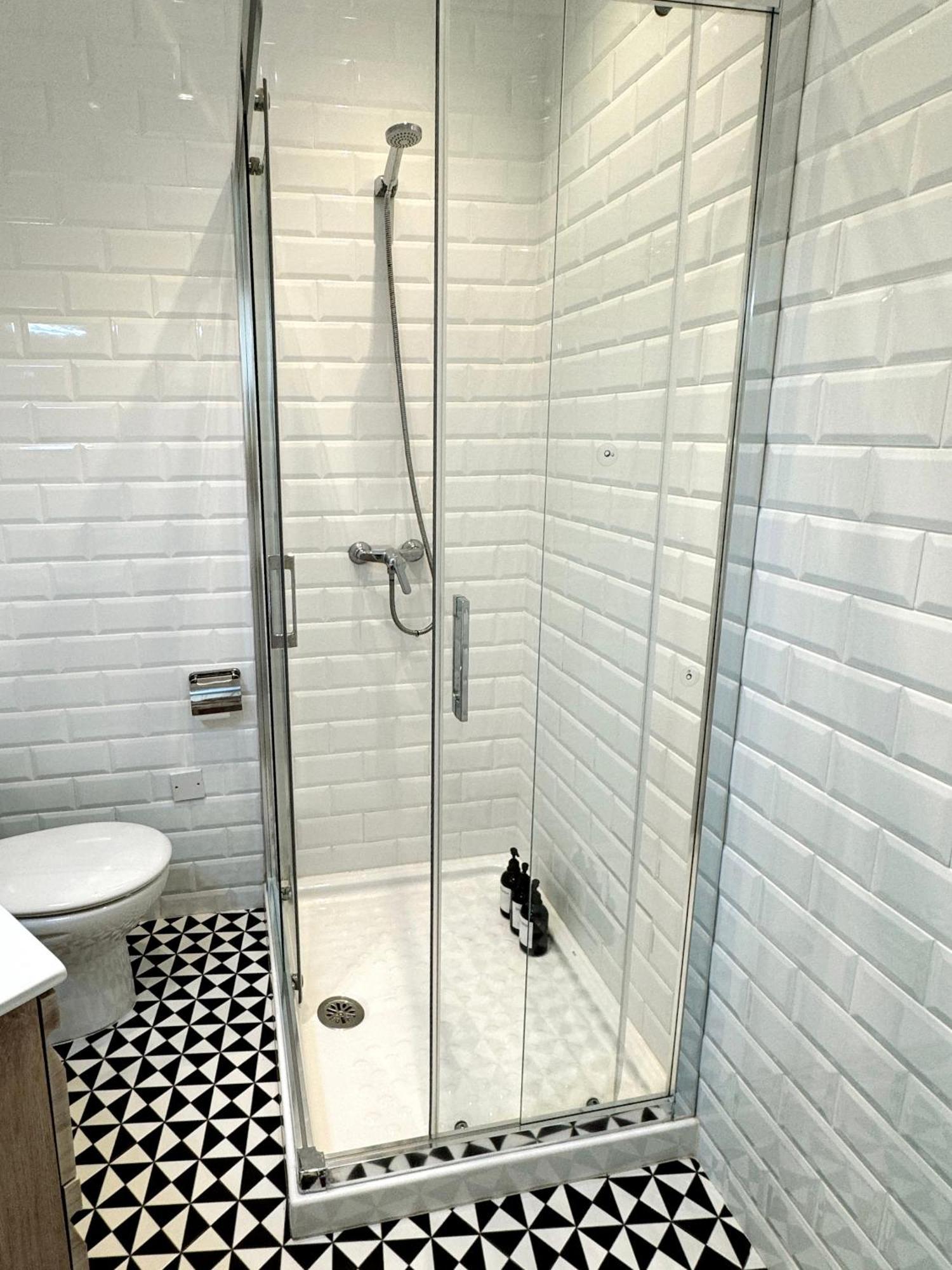 Stylish City Centre Studio - Grand Central House Gibraltar Exteriör bild